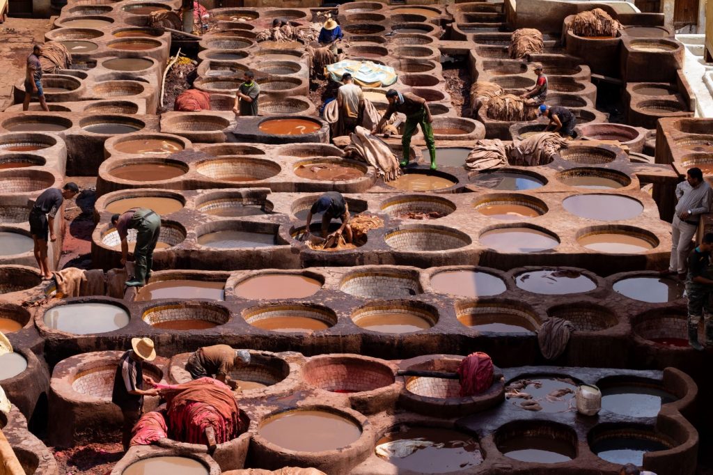 zona de curtición de pieles en Marruecos